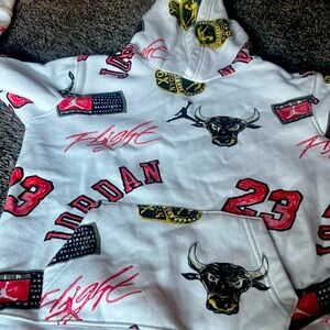 Size medium kids hoodie perfect for a good outfit stylish